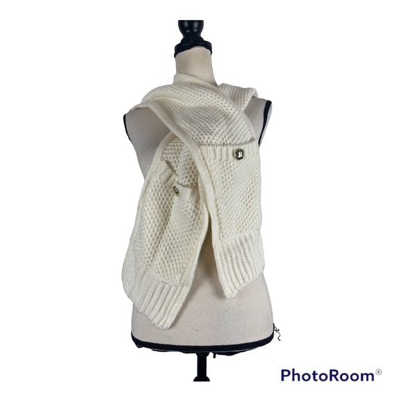 Calvin Klein Cream Pocket Scarf NWOT - Picture 1 of 6